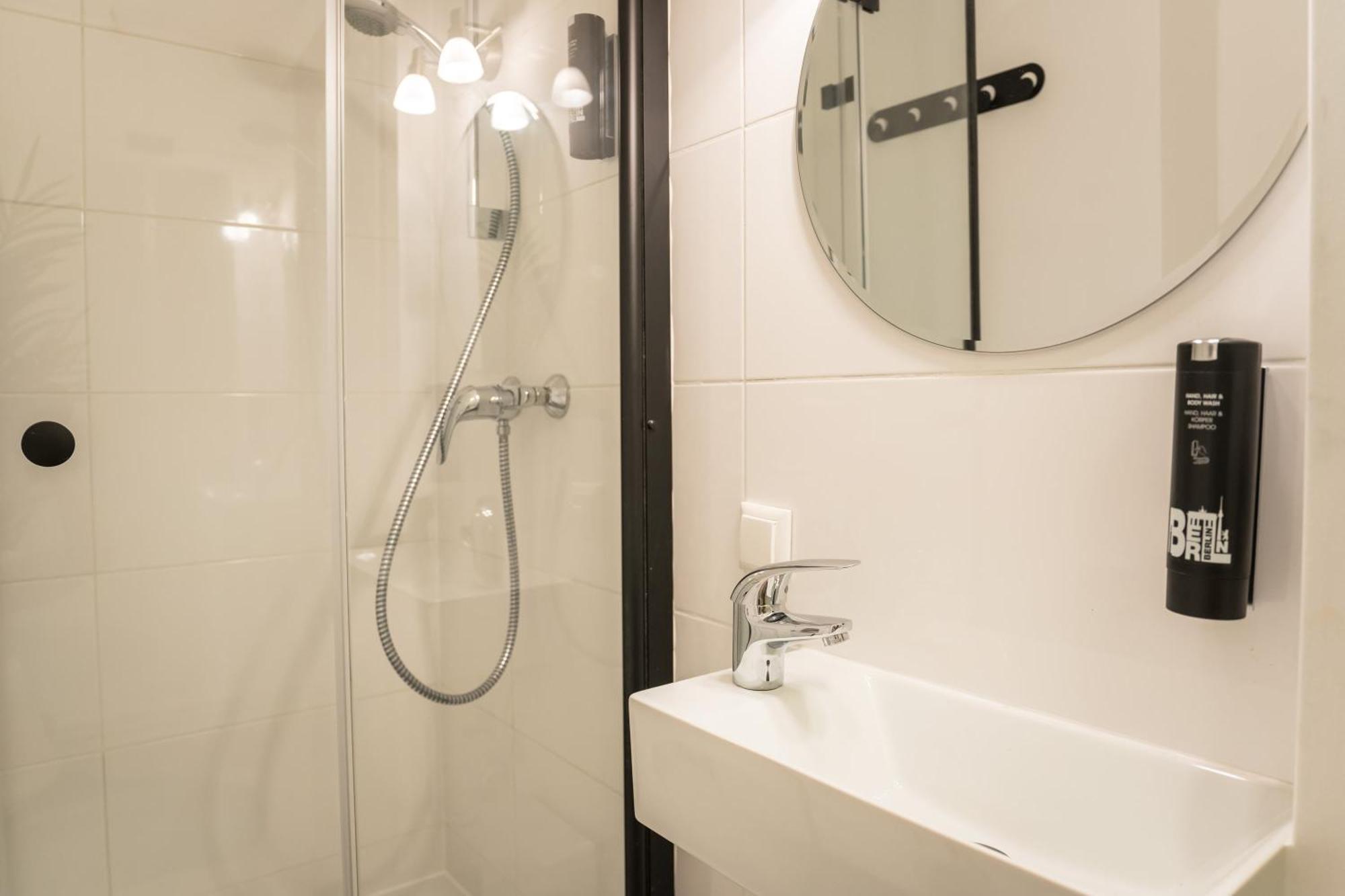 Spacious 1-Bedroom Apartment In Kreuzberg 베를린 외부 사진
